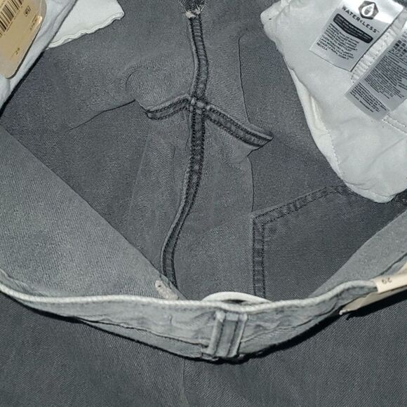 Levi’s nwt low pro straight size 29 grey jeans women’s 100% co… - Picture 14 of 16